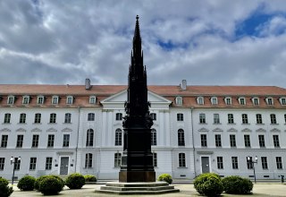 Die Universit&auml;t Greifswald mit dem Rubenowdenkmal. // &copy; Gudrun Koch