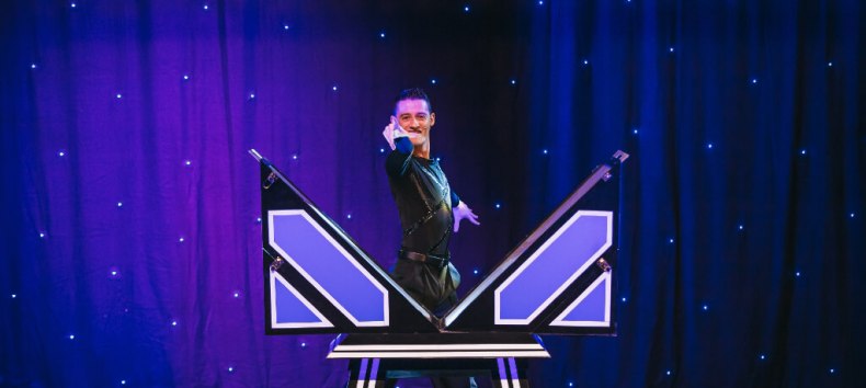 &copy; Felix Jenzowsky