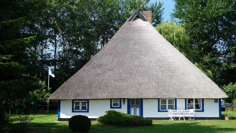 Een van de vier rietgedekte huizen in Freesenort, © Ummanz-Information/Bordych Een van de vier rietgedekte huizen in Freesenort, © Ummanz-Information/Bordych