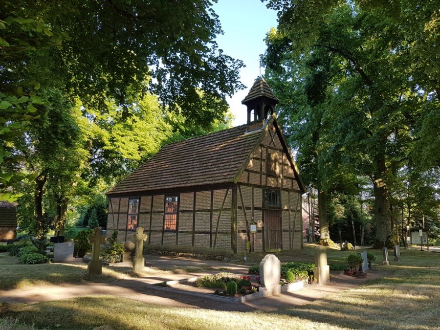 Rectangular half-timbered church in the center of the village Alt Damerow in the immediate vicinity of the open-air museum Pingelhof., © Copyright Foto: Lewitz e.V.
