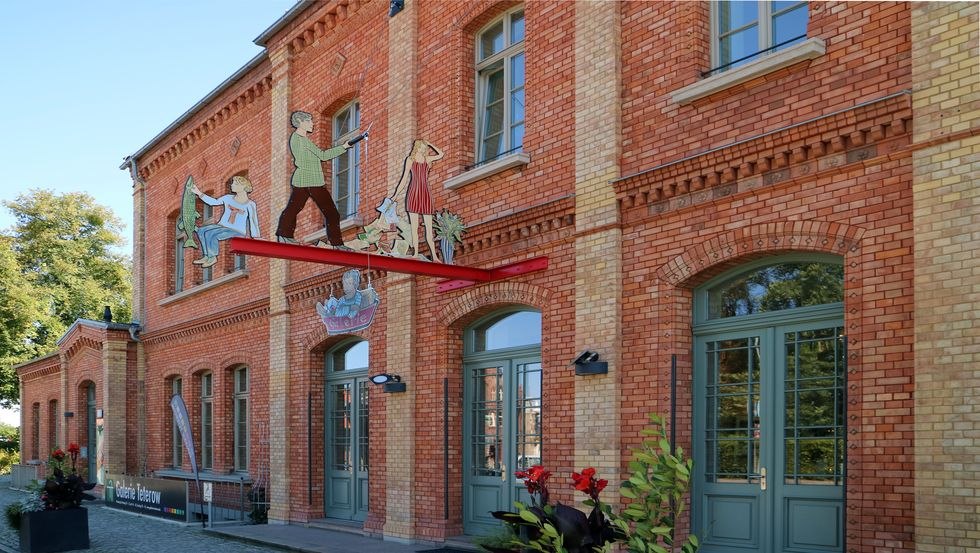 Gallery exterior view, &copy; S. Henschel