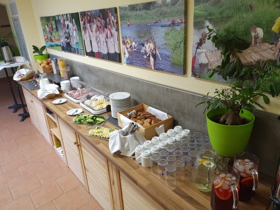 Ontbijtbuffet, © Jugendgästehaus "Graureiher" Ontbijtbuffet, © Jugendgästehaus "Graureiher"