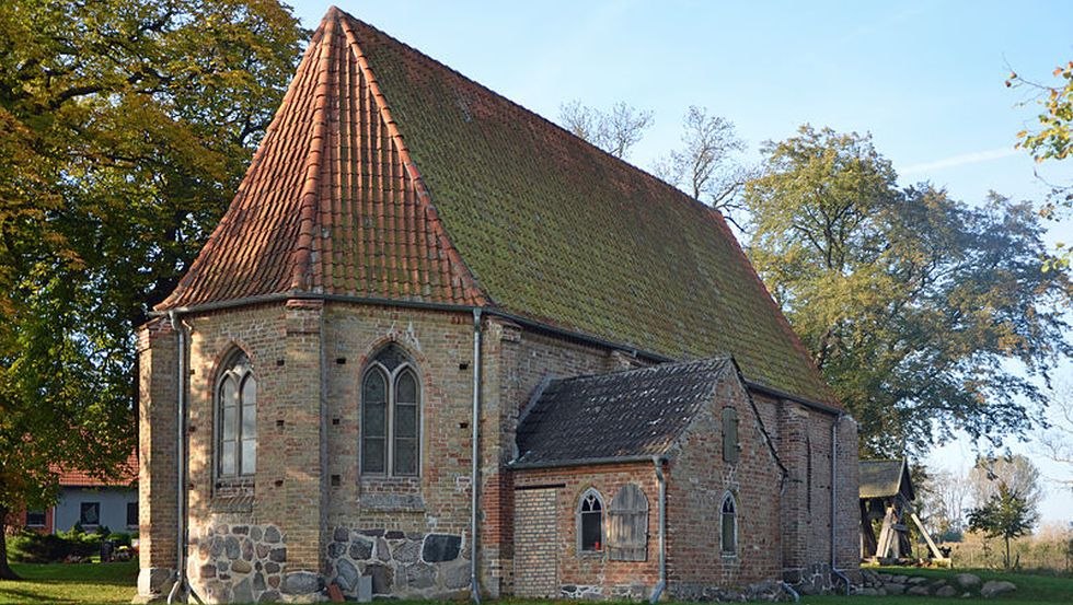 Kerk noordoostelijk aanzicht, &copy; Jens Holzapfel