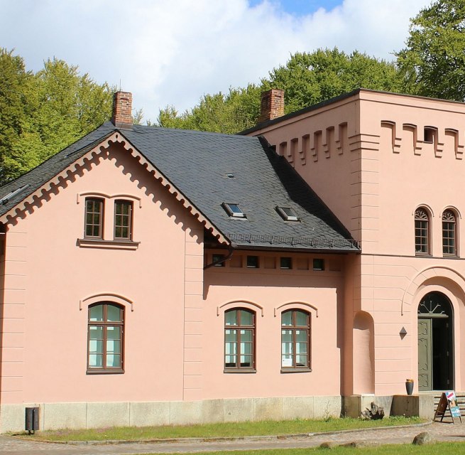 Exterior view of the Granitzhaus // &copy; Bildarchiv Biosph&auml;renreservatsamt-S&uuml;dost-R&uuml;gen
