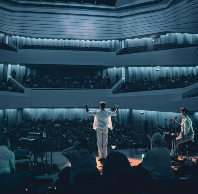 &copy; Headline Concerts