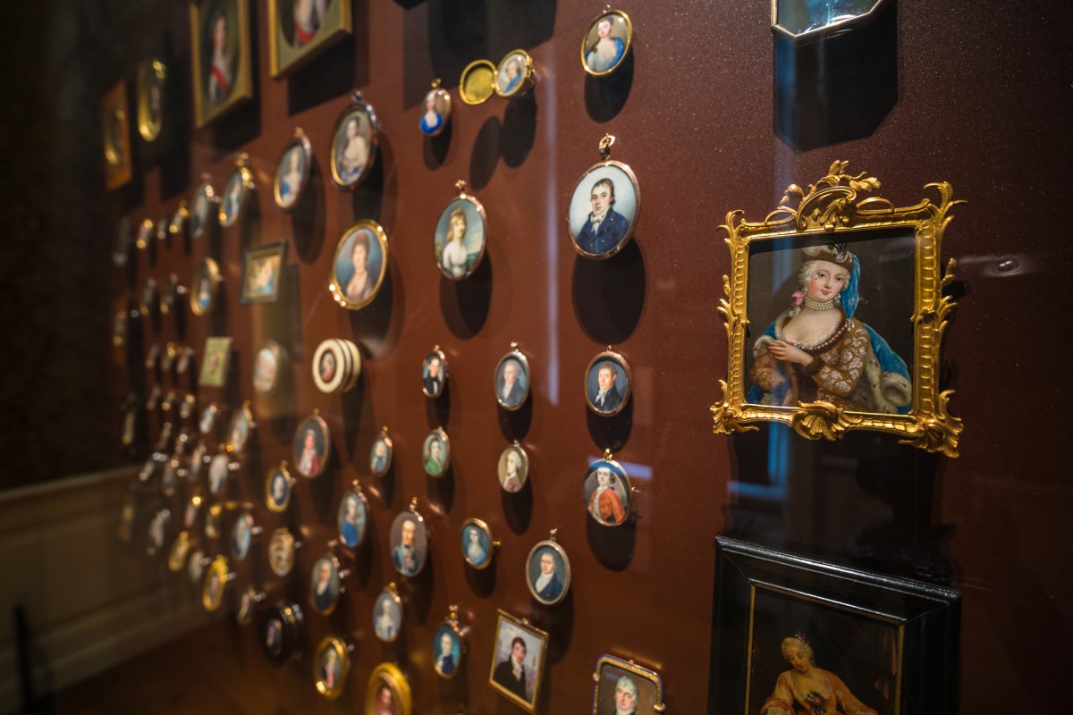 Miniature paintings in the gallery Museum Schloss Ludwigslust // © SSGK MV / Timm Allrich Miniature paintings in the gallery Museum Schloss Ludwigslust // © SSGK MV / Timm Allrich