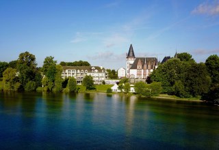 Seehotel Schloss Klink położony jest bezpośrednio nad rzeką Müritz // © Seehotel Schloss Klink Seehotel Schloss Klink położony jest bezpośrednio nad rzeką Müritz // © Seehotel Schloss Klink