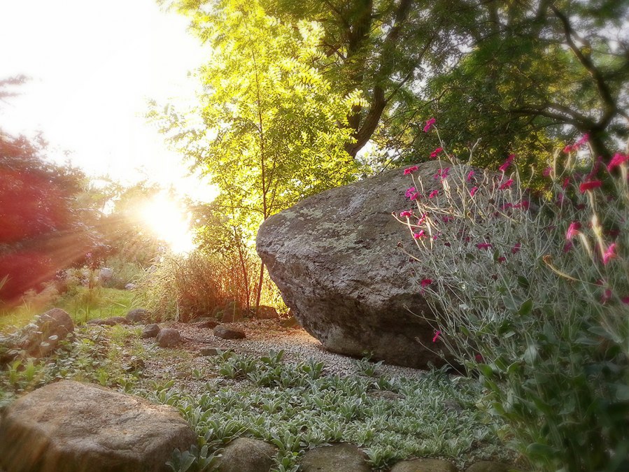 German-Japanese Grove - Li Wa Stone of Infinite Harmony, © Schloss Mitsuko