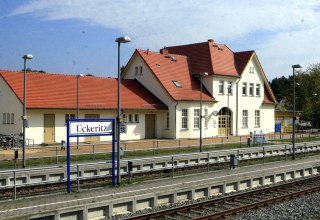 Station building // &copy; Sabrina Wittkopf-Schade