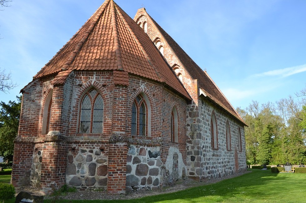 Oostelijk aanzicht van de kerk, © Lutz Werner