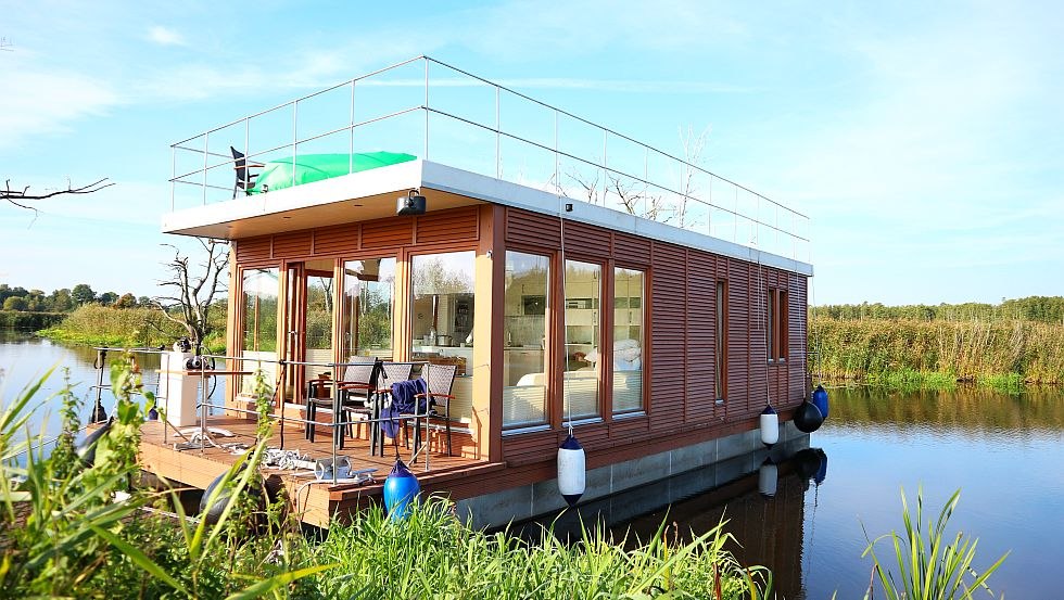 Met de woonboot op de Peene bij het Kummerowmeer, © TMV/Witzel