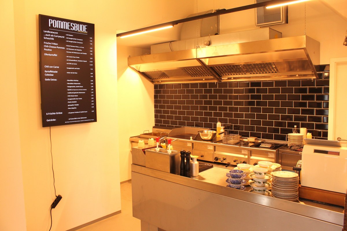 Our chip shop in the old Kruse warehouse // &copy; pommes-bude.com