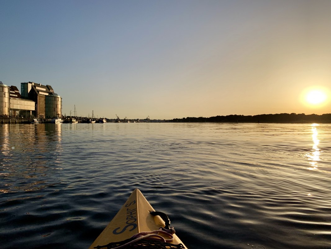 Port w Rostocku o zachodzie słońca, © Ronald Kley Port w Rostocku o zachodzie słońca, © Ronald Kley