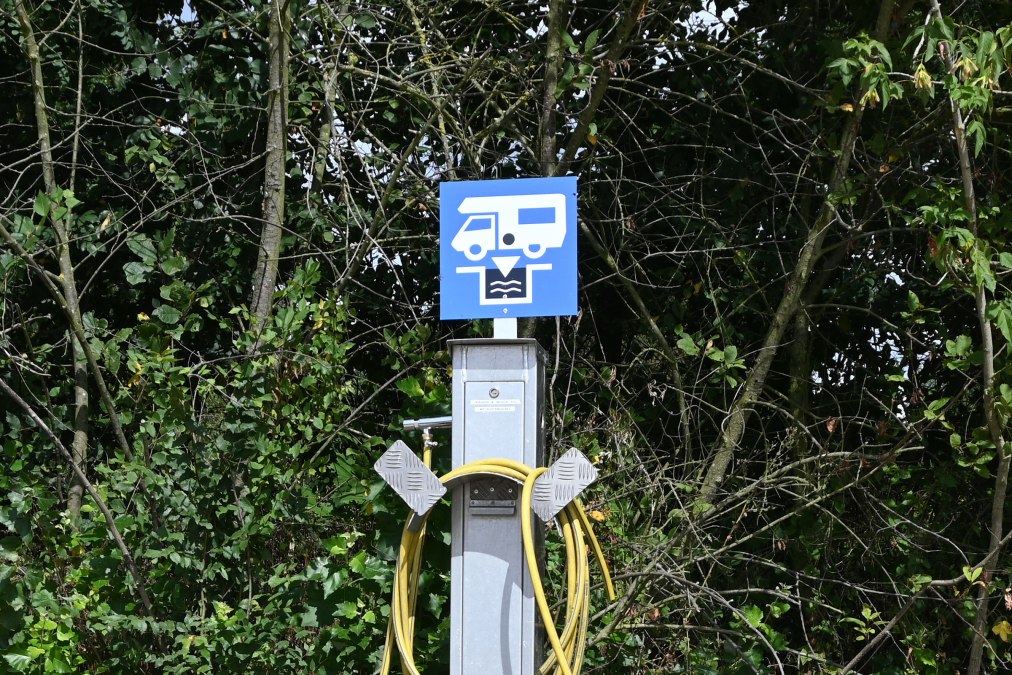Convenient disposal and water refilling in the motorhome marina Müritz, © KUHNLE-TOURS