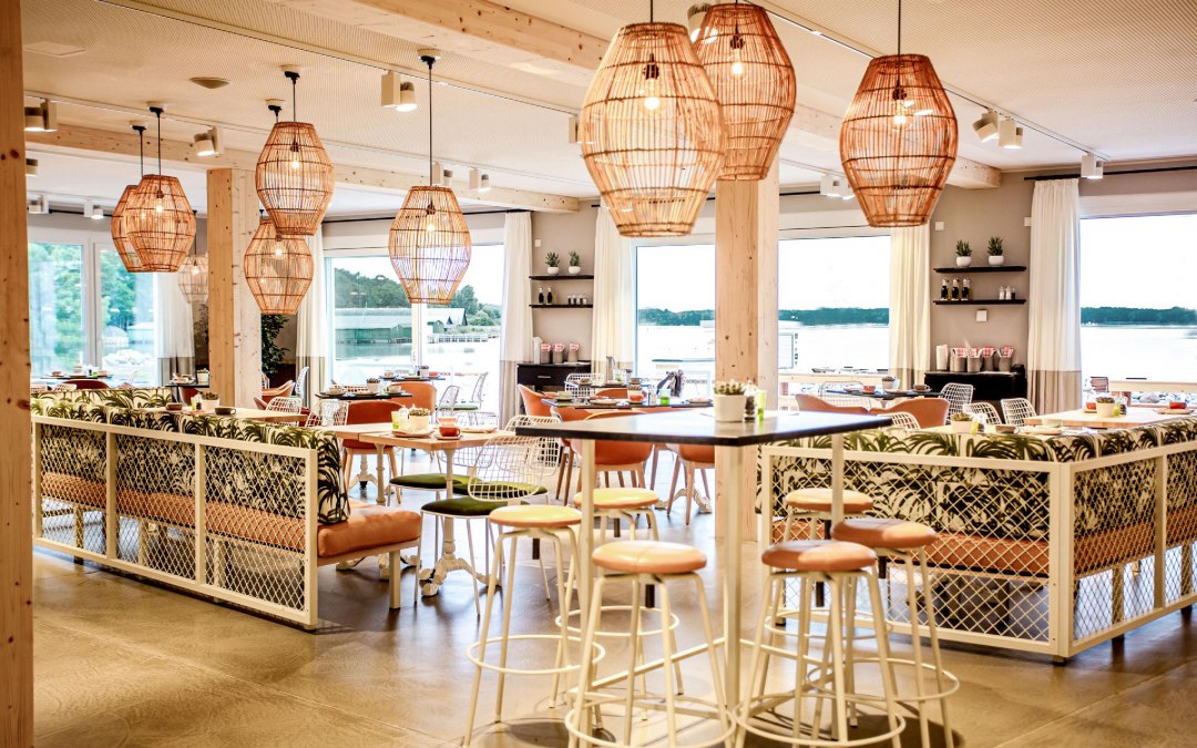 Restaurant met uitzicht op het meer, © Maremüritz Yachthafen Resort