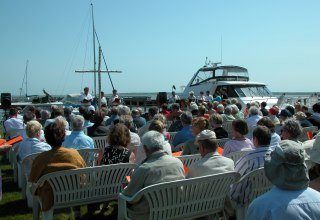 &copy; Gottesdienst am Hafen Dierhagen2.JPG
