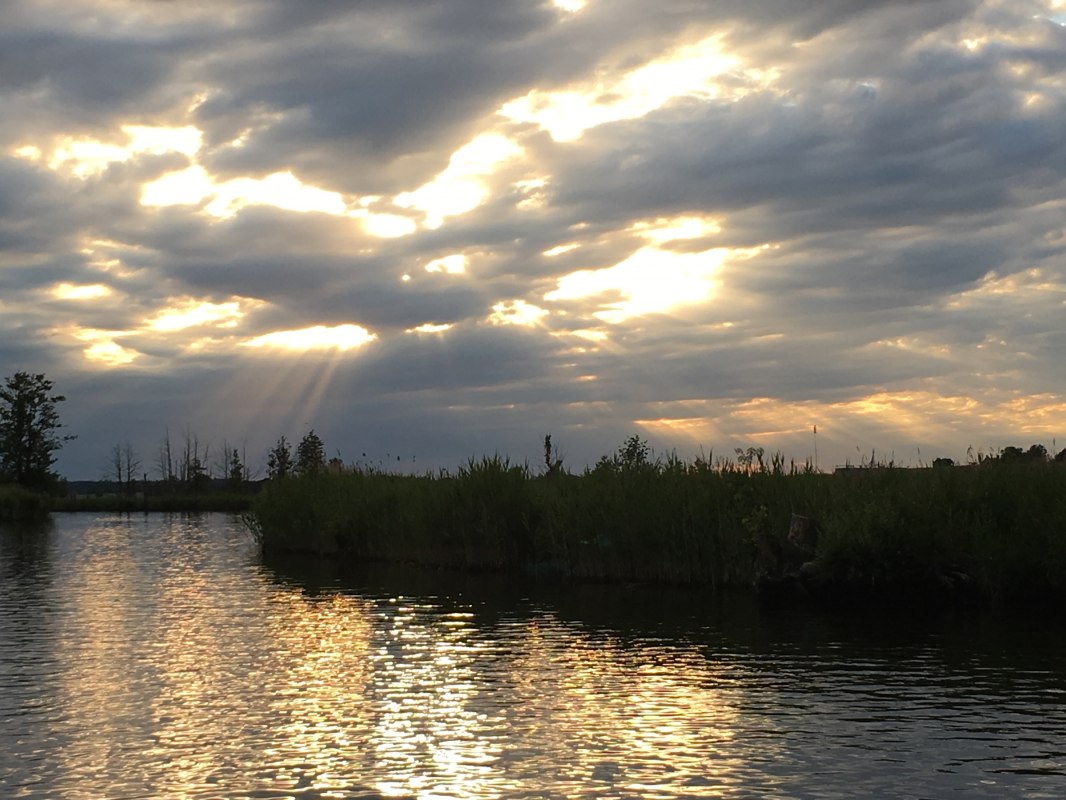 Avondsfeer op de Peene // © Mecklenburgische Seenplatte Avondsfeer op de Peene // © Mecklenburgische Seenplatte