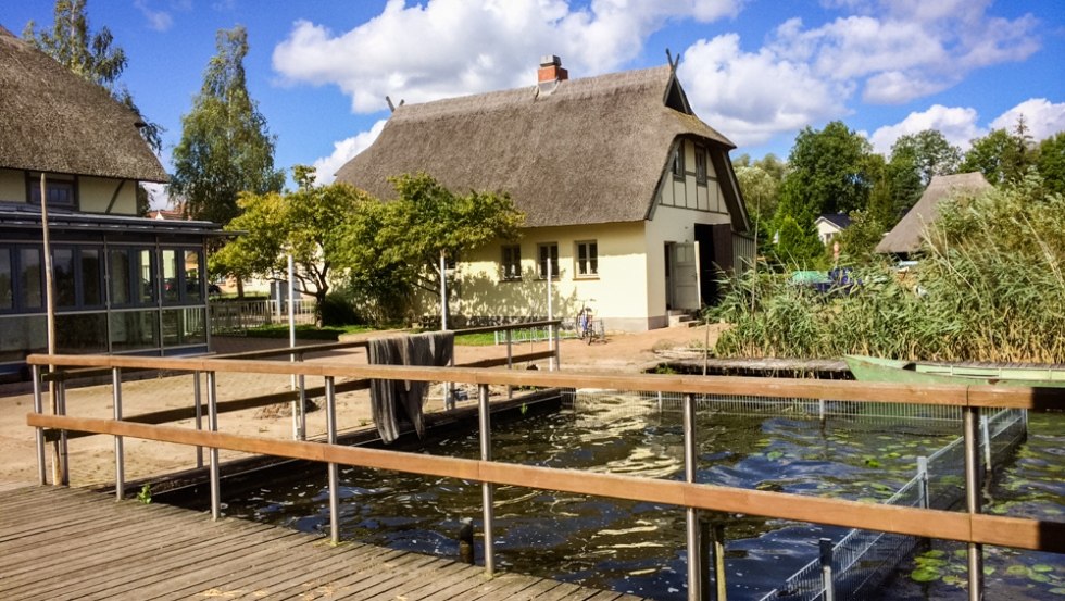 Zicht op het Fischerhof vanaf de steiger, © Müritzfischer