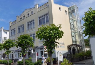 Buitenaanzicht van Hotel Villa Schwanebeck, &copy; Franke