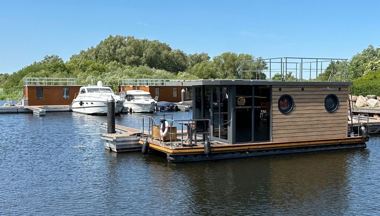 Łódź mieszkalna w porcie, © C. Kaufmann Łódź mieszkalna w porcie, © C. Kaufmann