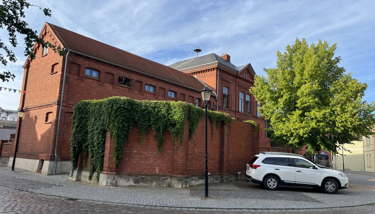 Lokale rechtbank met voormalige gevangenis, © Kultur- und Sportring e.V.
