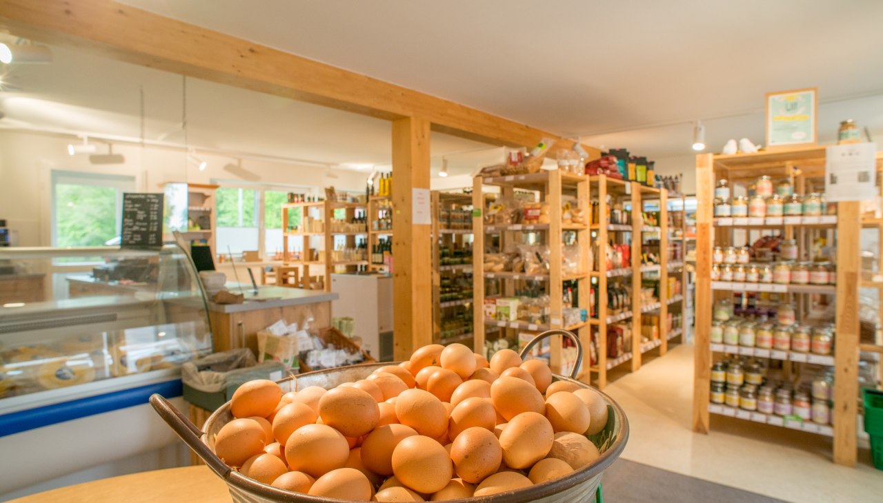Eggs from own farm, © AndreasRiedel.com