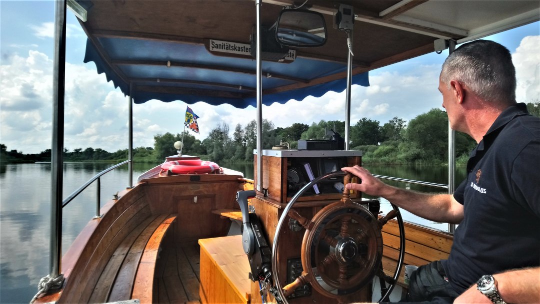 Boatman Meder on the road, © Jana Koch Boatman Meder on the road, © Jana Koch