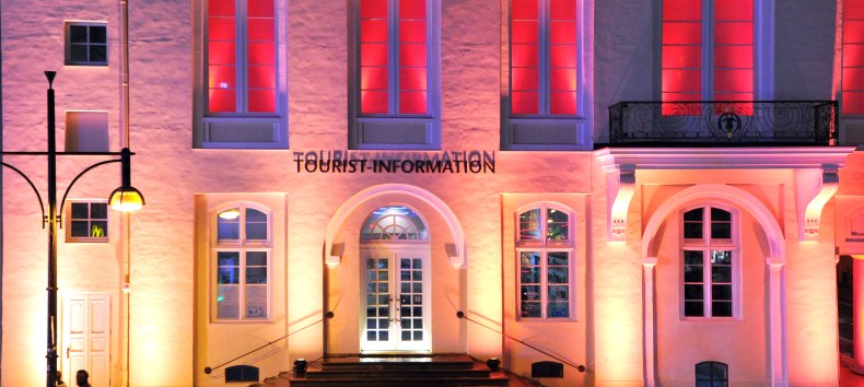 Tourist-Information Rostock beleuchtet // © Joachim Klook Tourist-Information Rostock beleuchtet // © Joachim Klook
