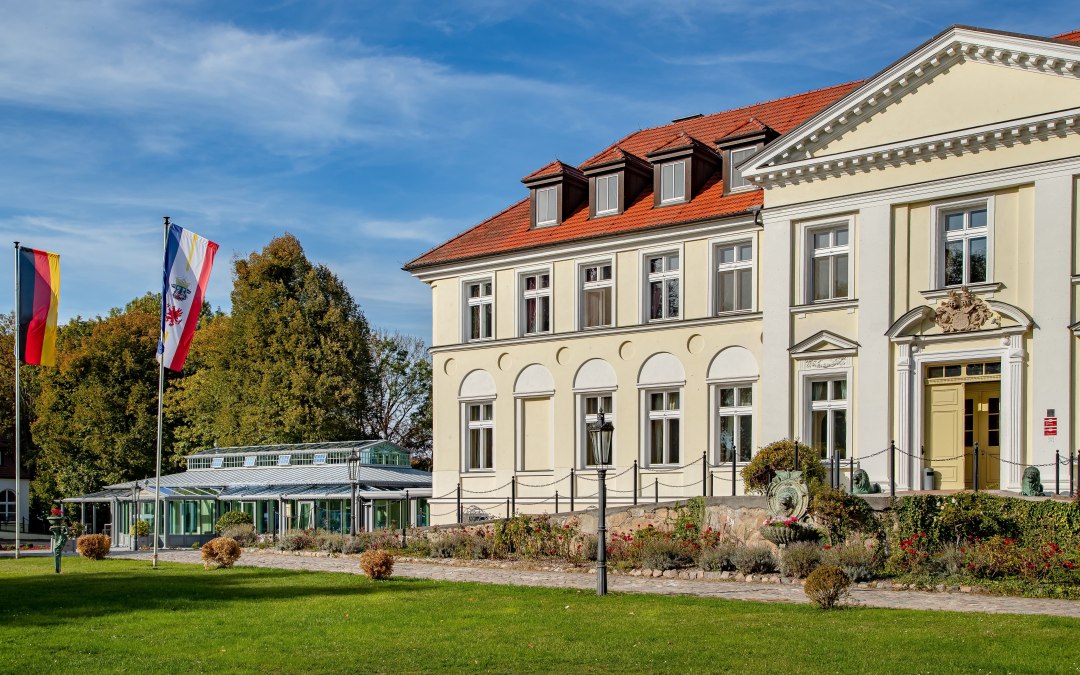 Zamek nad jeziorem Schorssow, © ZVG Schloß Schorssow