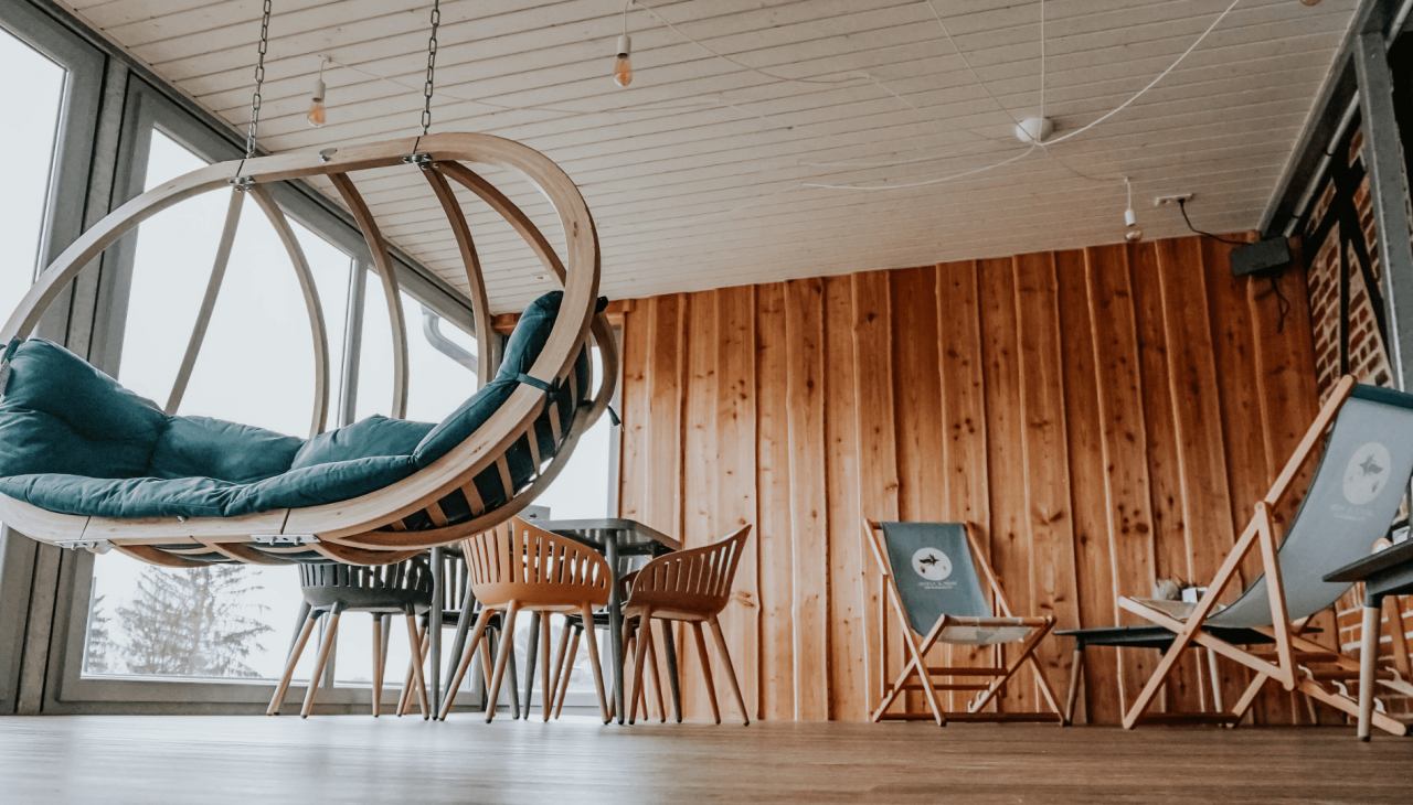 Przytulny, przyjemny salon w kawiarni, &copy; Jackle & Heidi