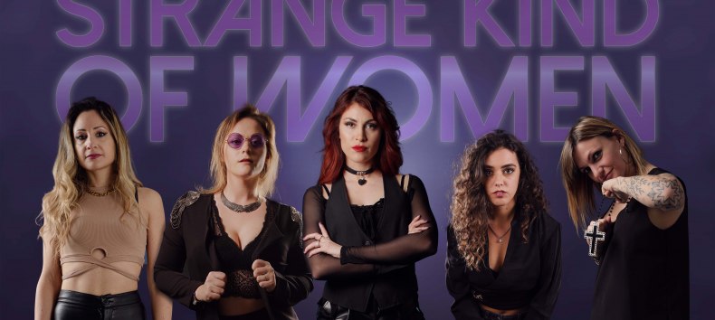Strange kind of Woman // &copy; Strange kind of Woman