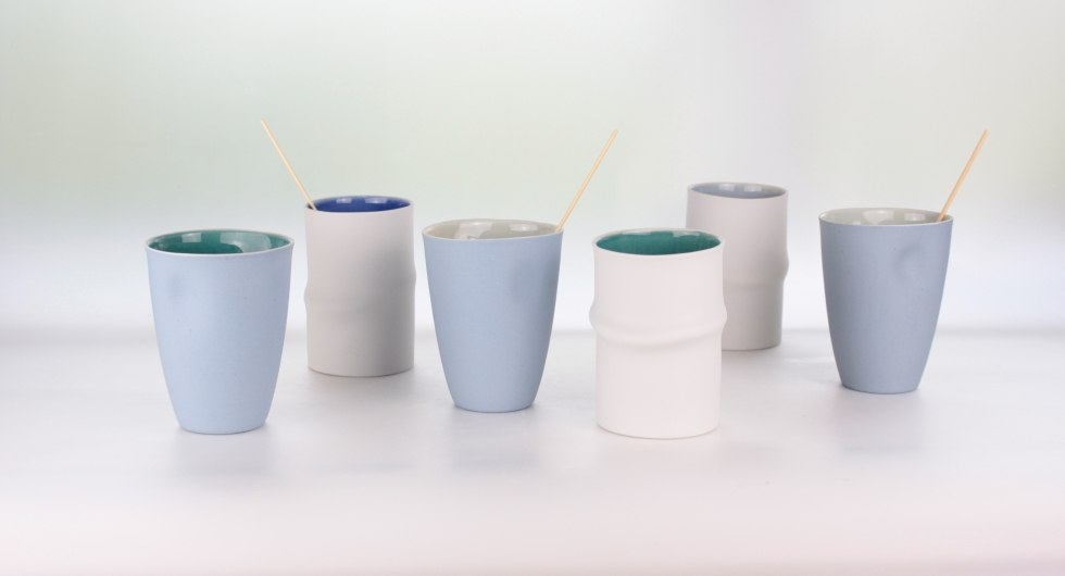 Porcelain mug 'Wave' and 'Trough', H110 // &copy; Lisa Kaufmann