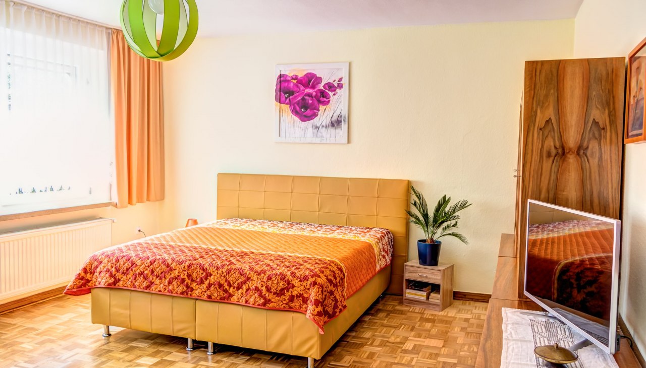 Large living room and bedroom in guest house Sankt Nikolai in Parchim, © Michel Lask