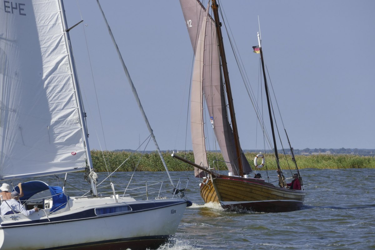 Żeglowanie po Zalewie Szczecińskim i wybrzeże wyspy Uznam w zasięgu wzroku // &copy; TMV/cross media redaktion