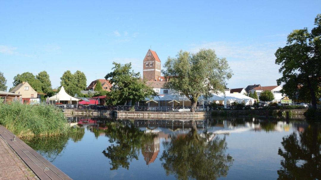 Miejsce odpoczynku dla turystów wodnych przy zaporze rybackiej Parchim, © Tourismusverband Mecklenburg-Schwerin