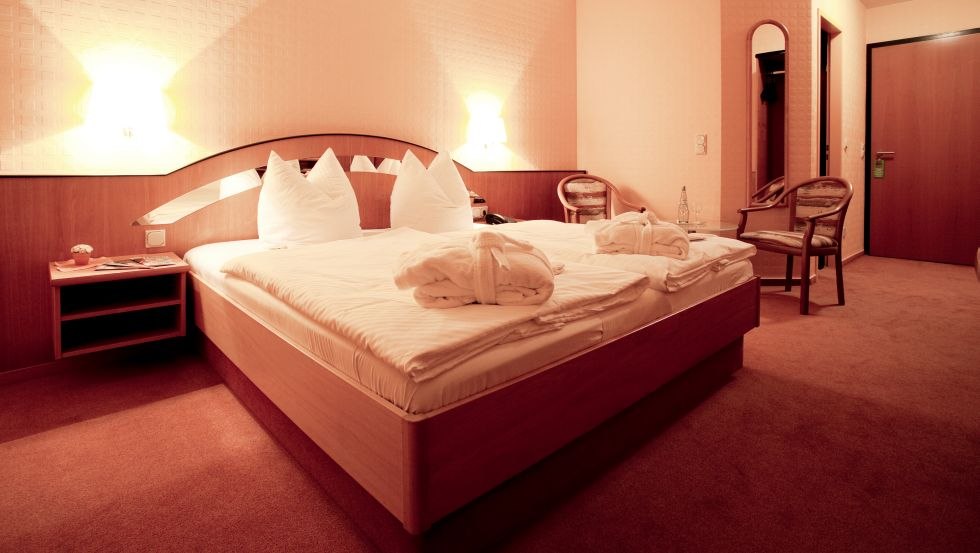 Pokój dwuosobowy z widokiem na Atrium Hotel Krüger, © Atrium Hotel Krüger