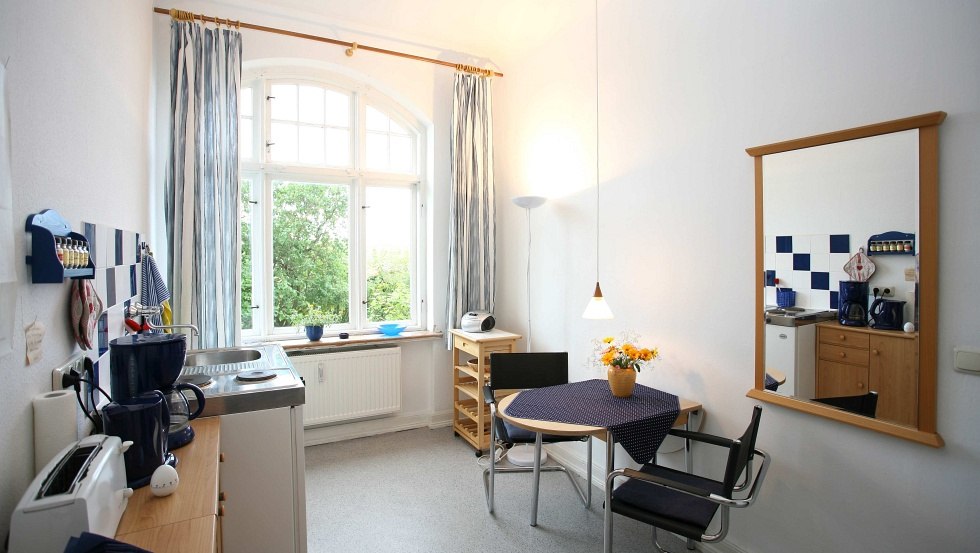 View into the kitchen, © Jan Böhnke, Plessentin GmbH, Warnemünde View into the kitchen, © Jan Böhnke, Plessentin GmbH, Warnemünde