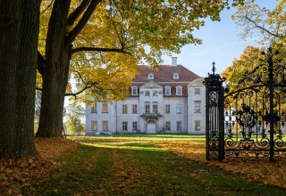 Autumn at Ivenack Castle // &copy; DOMUSImages