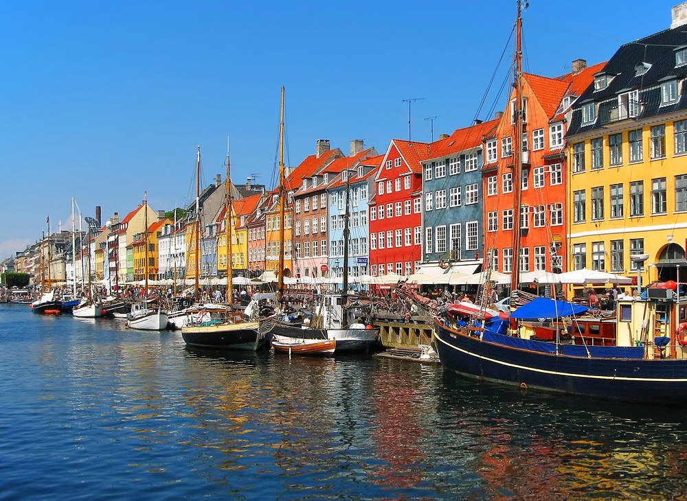 Historyczna dzielnica portowa Nyhavn w Kopenhadze, © Scandlines