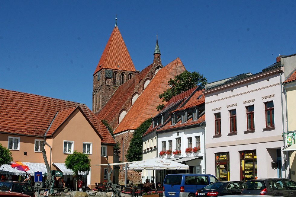 Marktplein met St Mary's // &copy; Sabrina Wittkopf-Schade