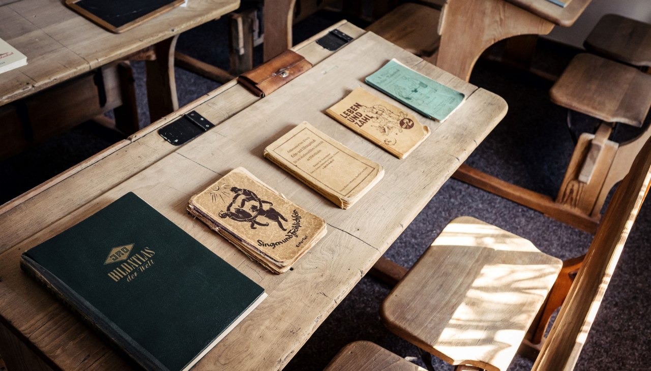 Historical school desks, © Kultur- und Sportring e.V.