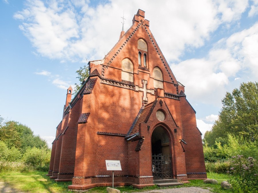 the entrance to the church, © Frank Burger