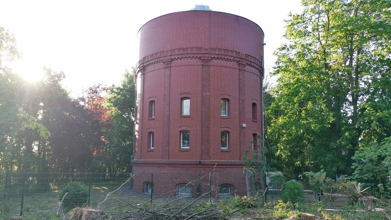 Demmin's water tower at the firs was converted into an astronomy station in 1978 // © 1000seen.de Demmin's water tower at the firs was converted into an astronomy station in 1978 // © 1000seen.de