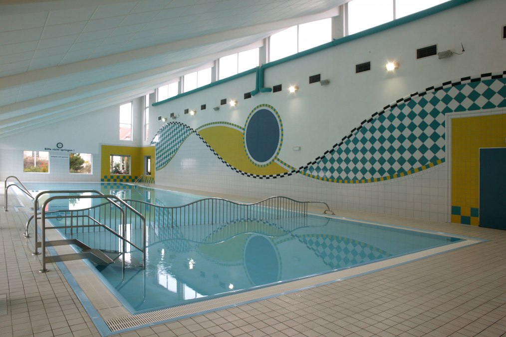 Indoor swimming pool in the Baltic Sea spa clinic Fischland, © Ostsee-Kurklinik Fischland