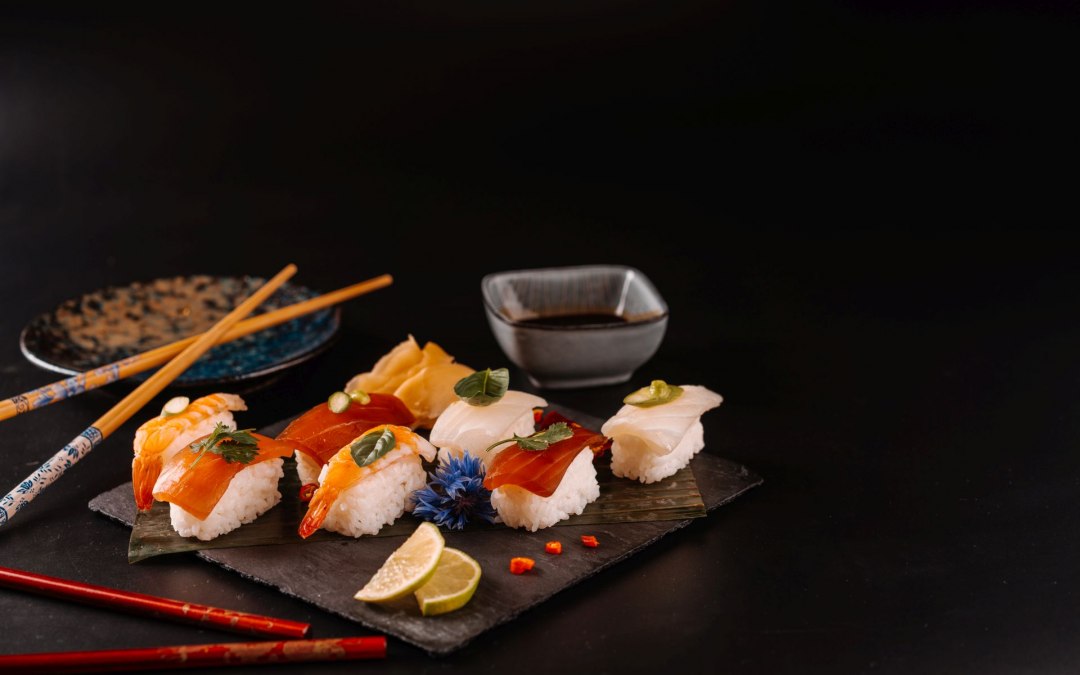 Variations of nigiri and sashimi, © THE GRAND Ahrenshoop