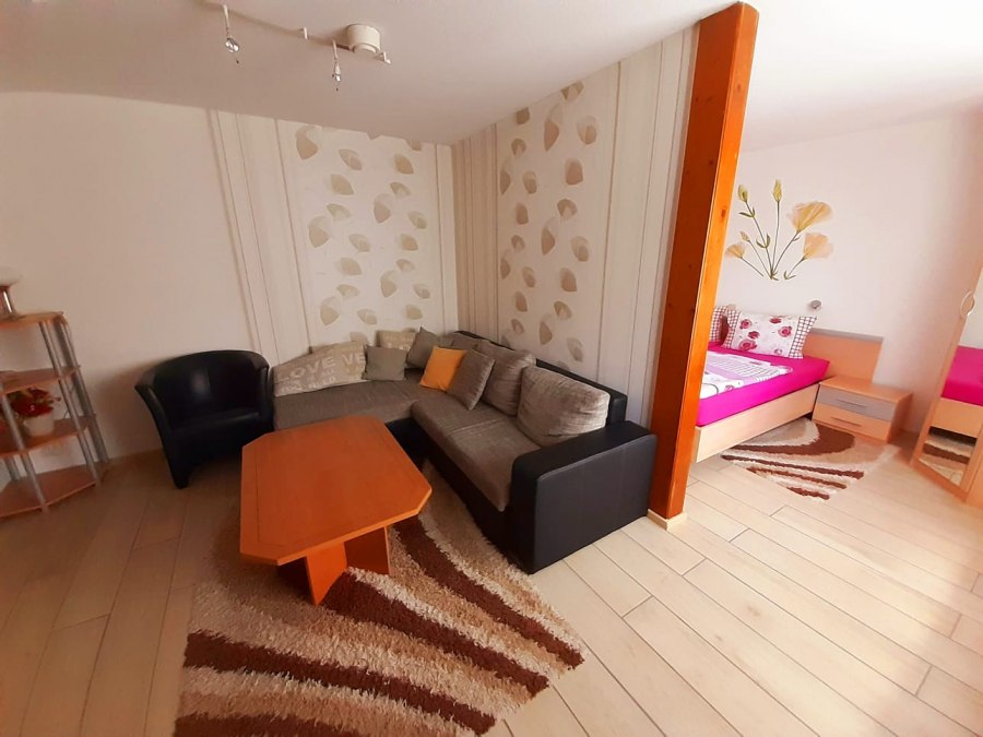 one room is a combined living/bedroom, © Petra Schmidt