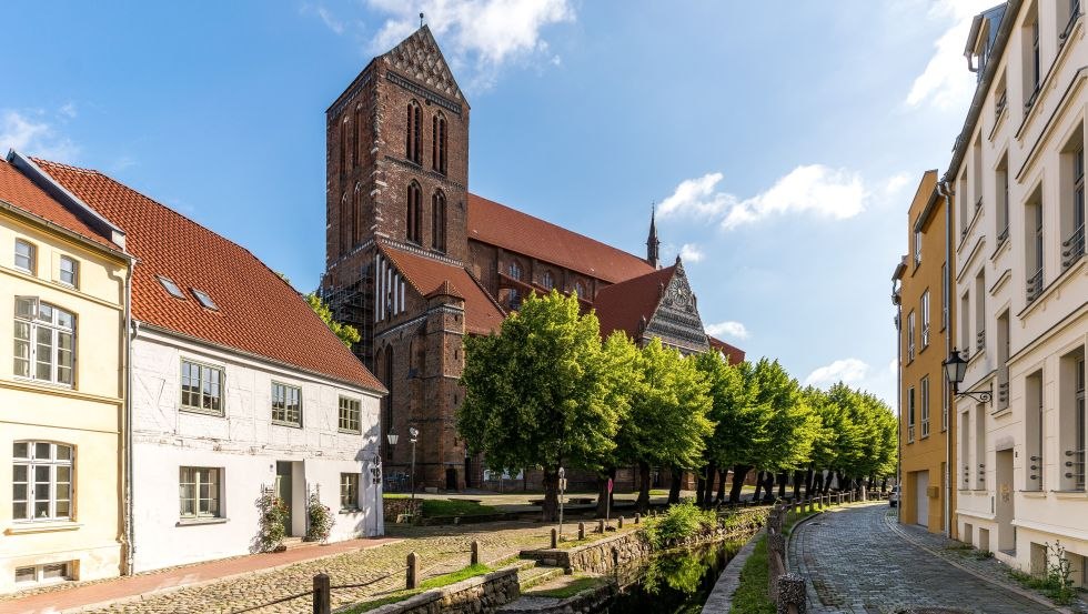Die St. Nikolai Kirche direkt an der frischen Grube // &copy; TZ Wismar, Alexander Rudolph