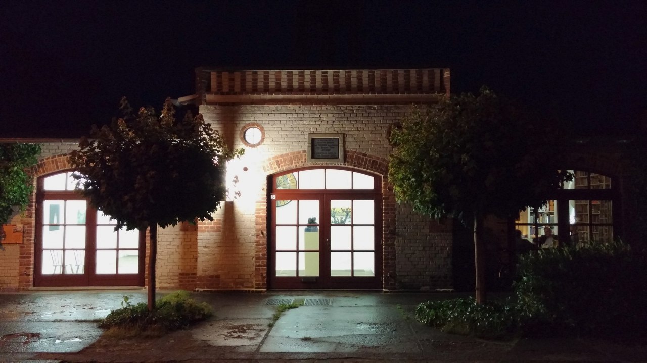 The old fire station at night // © Knut Hartwich The old fire station at night // © Knut Hartwich