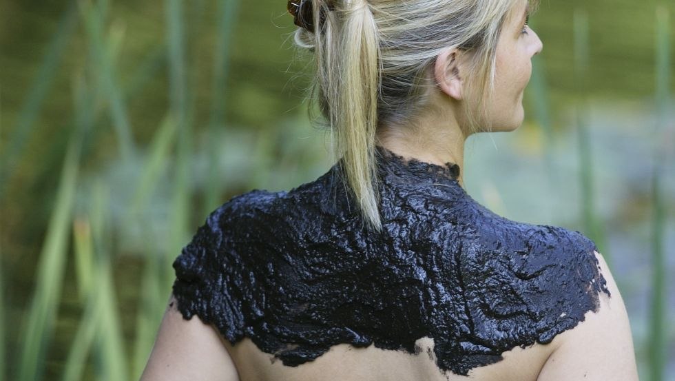 De turf wordt gewonnen uit de eigen turfputten van de kliniek., © Moorbad Bad Doberan