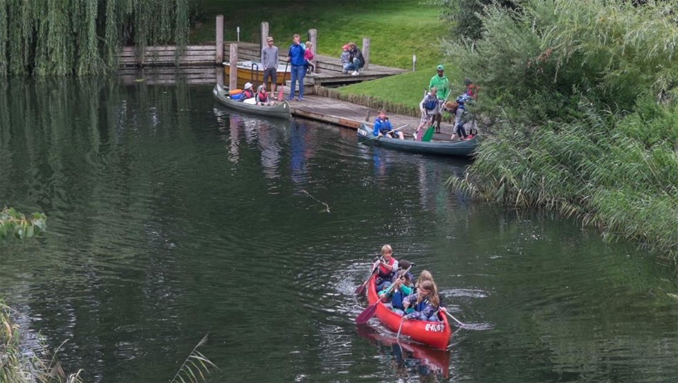 Rustieke kanoverhuur in Plau am See, nodigt ook uit voor een pauze, © Monty Erselius